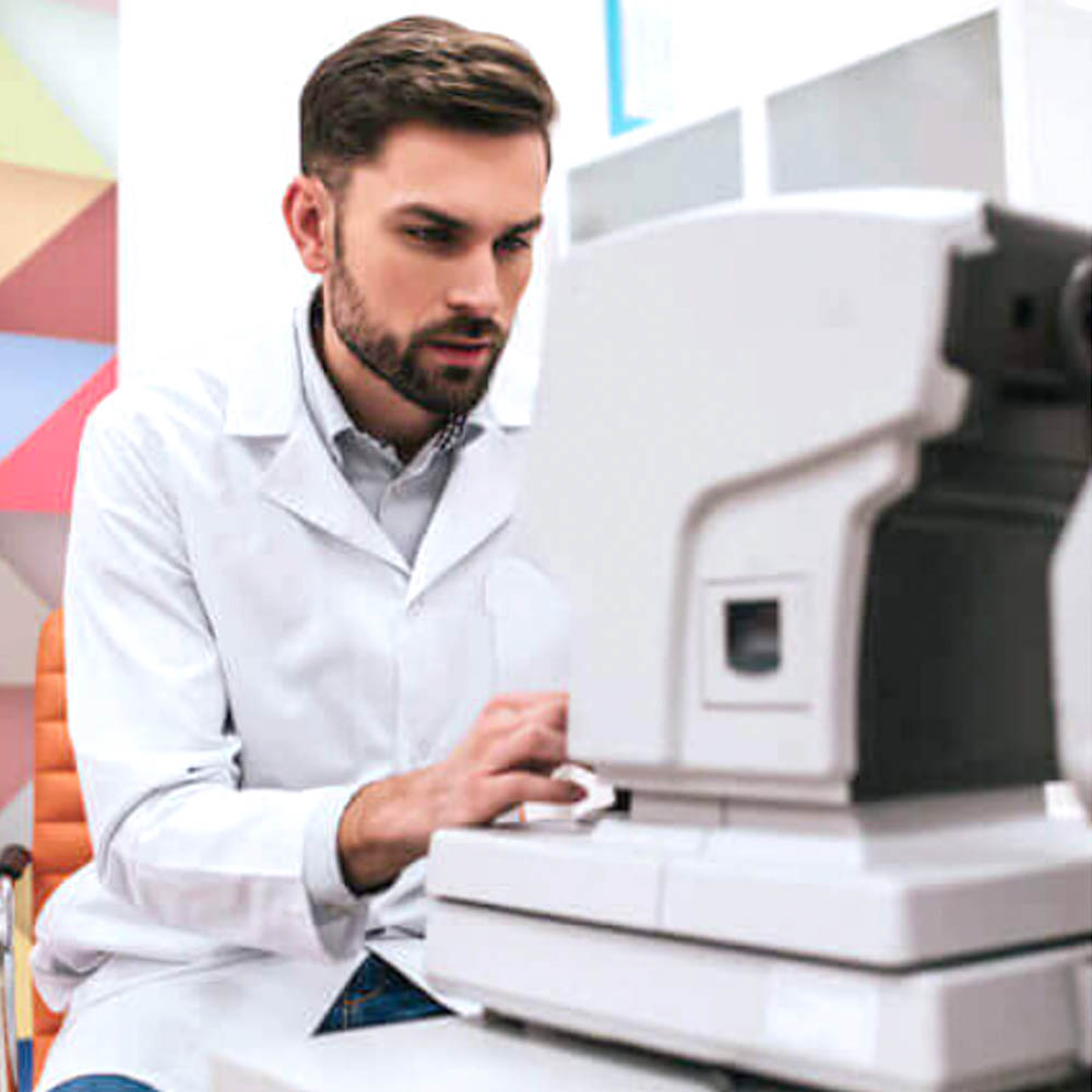 optometrist in Elk Grove Village